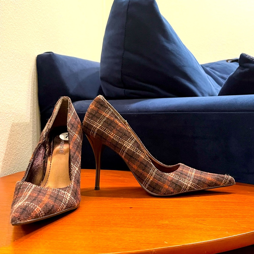 Brown Plaid Pumps - Dollhouse - Size 7